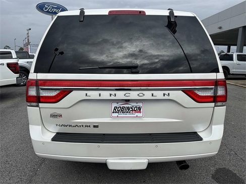 Used 2017 Lincoln Navigator L Select image 6