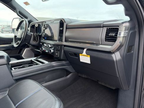 Used 2025 Ford F350 Platinum image 18