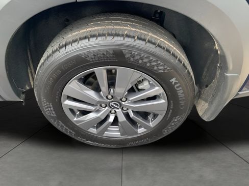 Used 2025 Nissan Pathfinder SV AWD/4WD image 26