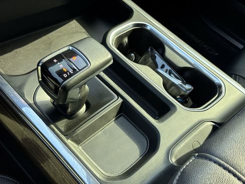 Used 2024 Chevrolet Silverado 1500 RST image 25