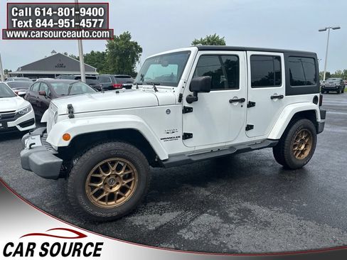 Used 2017 Jeep Wrangler Unlimited Sahara w/ Connectivity Group AWD/4WD image 3
