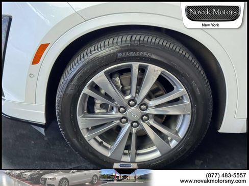 Used 2023 Cadillac XT6 Premium Luxury w/ Technology Package AWD/4WD image 5