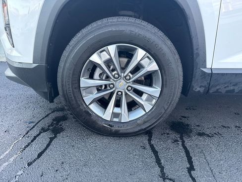 Used 2025 Chevrolet Equinox LT image 30