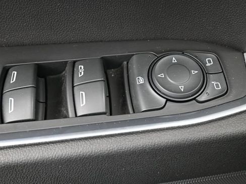Used 2023 Chevrolet Silverado 1500 LT AWD/4WD image 17