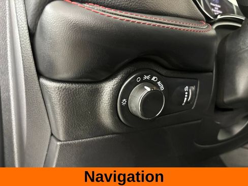 Used 2024 Dodge Durango GT RWD image 12