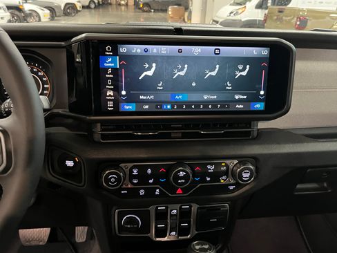 Certified 2025 Jeep Wrangler Unlimited Sport AWD/4WD image 22