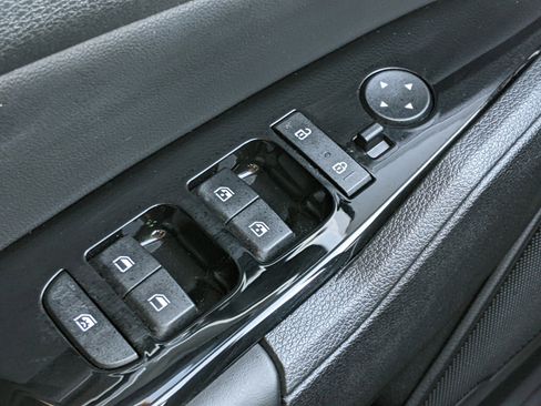 Certified 2023 Kia Sportage EX image 18