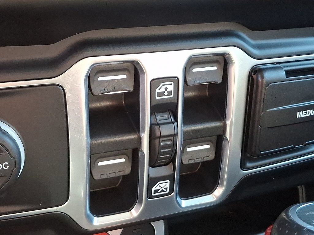Used 2021 Jeep Gladiator Mojave AWD/4WD image 25