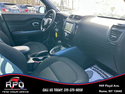 Used 2015 Kia Soul + w/ Audio Package image 32