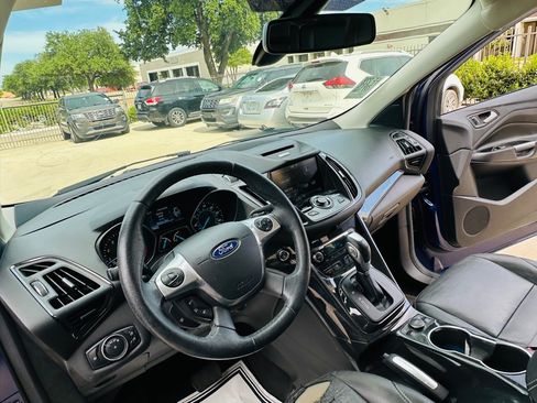 Used 2015 Ford Escape Titanium w/ Equipment Group 301A FWD image 11