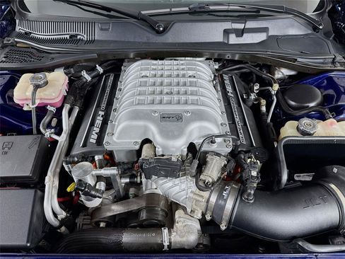 Used 2015 Dodge Challenger SRT Hellcat RWD image 31