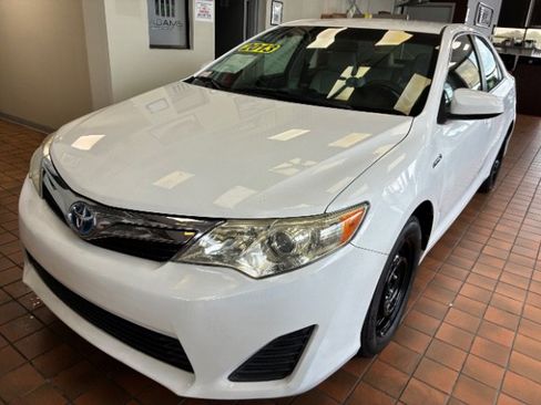 Used 2013 Toyota Camry LE FWD image 8