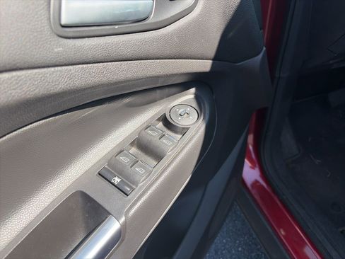 Used 2015 Ford Escape SE w/ Equipment Group 201A AWD/4WD image 13