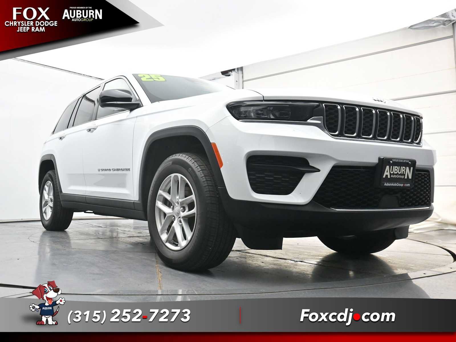 Used 2025 Jeep Grand Cherokee Laredo X w/ Luxury Tech Group I AWD/4WD image 20