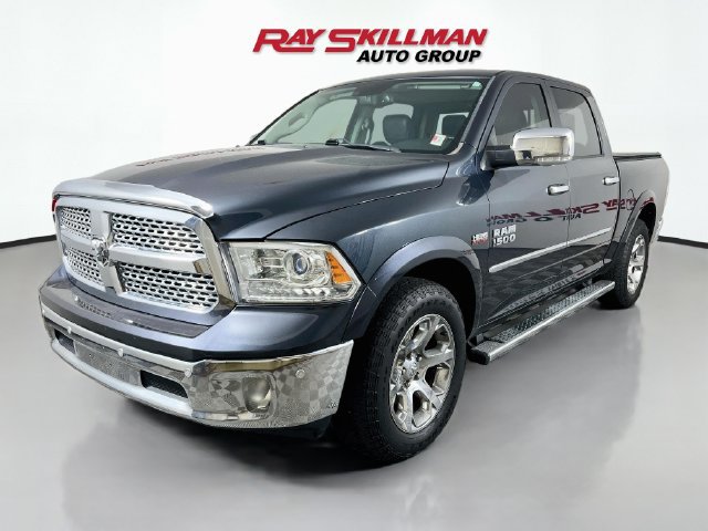 Used 2017 RAM 1500 Laramie w/ Convenience Group AWD/4WD image 3