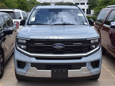 Used 2025 Ford Expedition Platinum w/ Platinum Ultimate Package AWD/4WD image 3