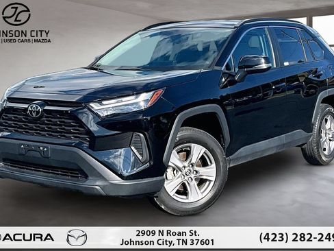 Used 2025 Toyota RAV4 XLE AWD/4WD image 1