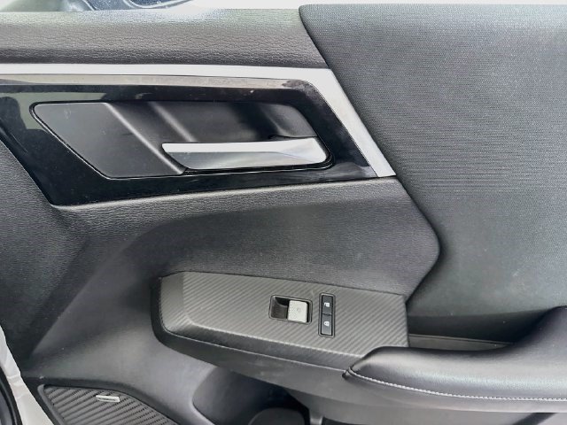 Used 2025 Mitsubishi Outlander ES FWD image 30