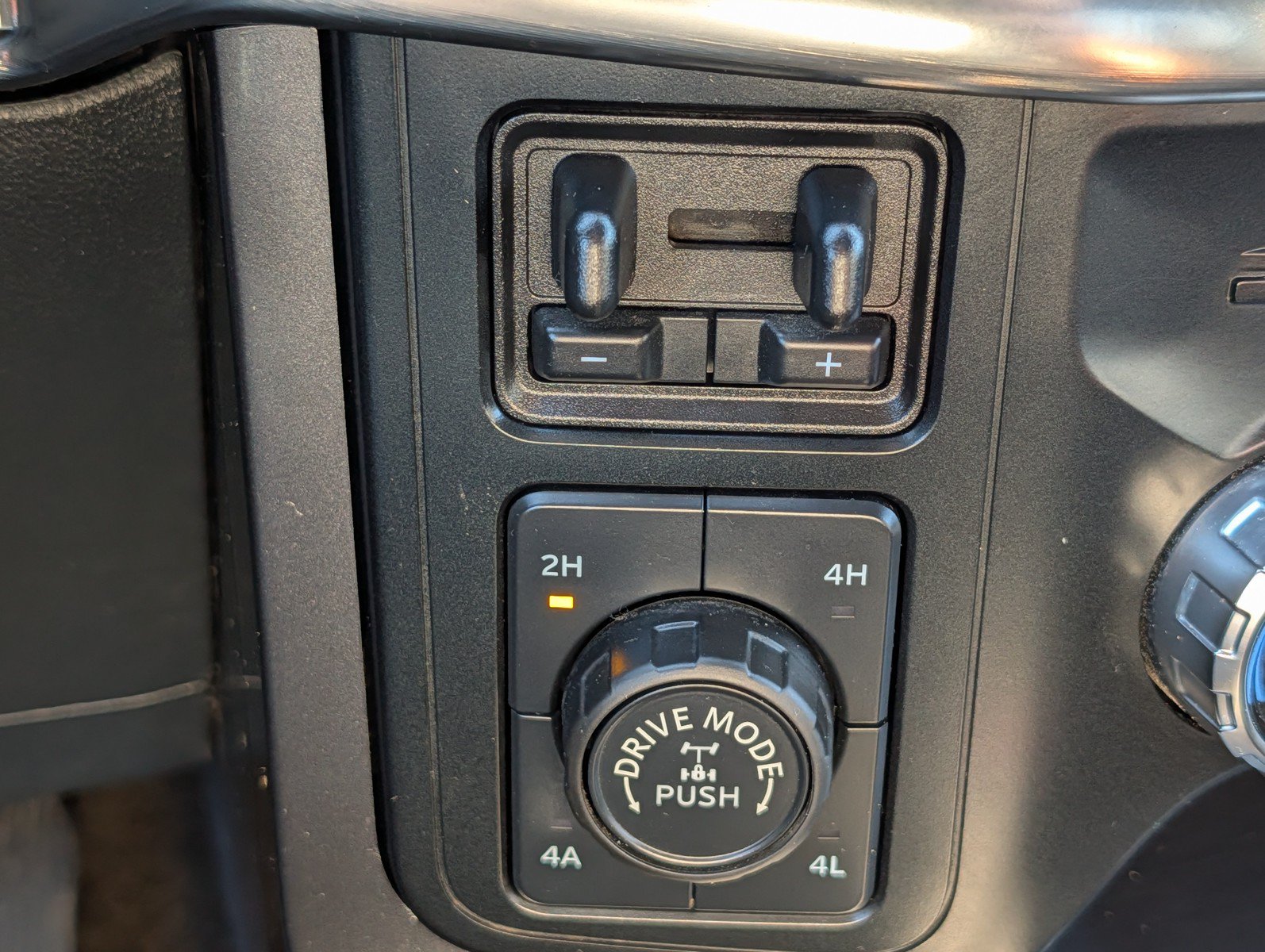 Used 2023 Ford F150 Lariat w/ Equipment Group 502A High AWD/4WD image 25