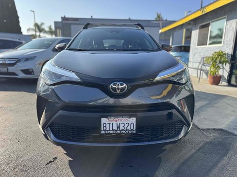 Used 2021 Toyota C-HR XLE image 2