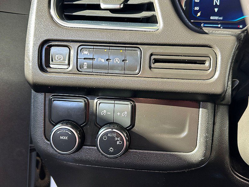 Used 2023 Chevrolet Suburban Premier RWD image 26