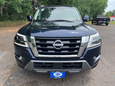 Used 2024 Nissan Armada SL w/ Captain's Chairs Package RWD image 8