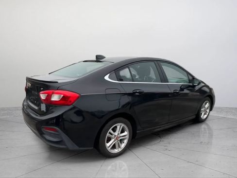 Used 2016 Chevrolet Cruze LT w/ Sun And Sound Package image 5