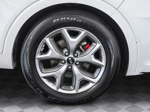 Used 2019 Kia Sorento SX image 31