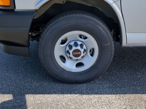 New 2025 GMC Savana 2500 w/ Driver Convenience Package image 28