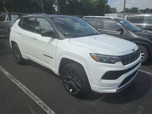 Used 2025 Jeep Compass Limited w/ High Altitude Package AWD/4WD image 6
