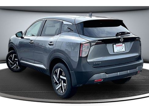Used 2025 Nissan Kicks SV image 2