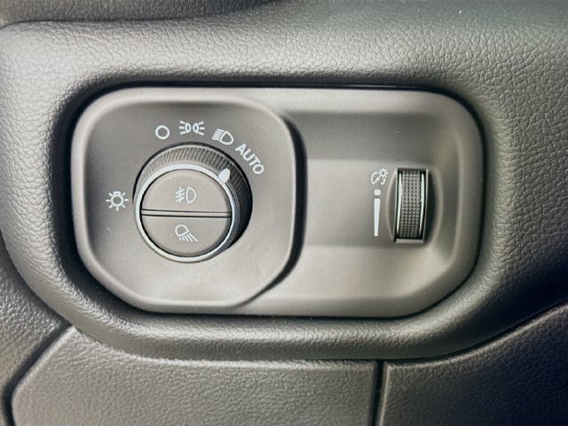 New 2026 RAM 3500 Big Horn AWD/4WD image 10