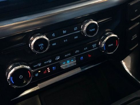 Used 2022 Ford F150 Lariat w/ Equipment Group 502A High image 41