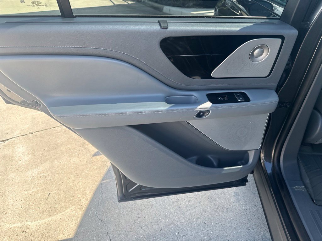 Used 2020 Lincoln Aviator Reserve w/ Equipment Group 201A RWD image 28