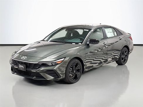 New 2026 Hyundai Elantra Sport FWD image 4
