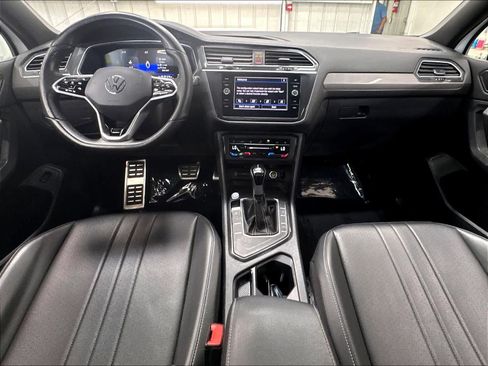 Used 2024 Volkswagen Tiguan SE R-Line FWD image 10