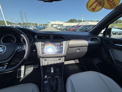 Used 2021 Volkswagen Tiguan SE R-Line FWD image 30