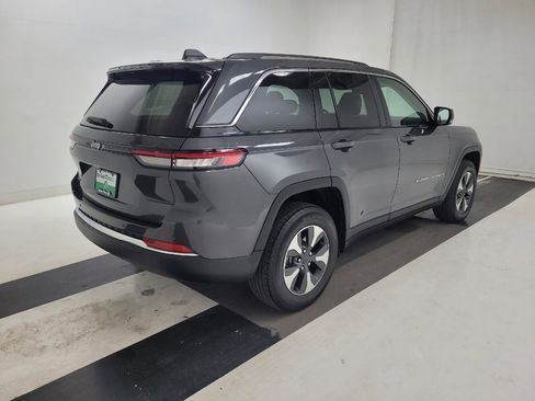 Used 2022 Jeep Grand Cherokee Limited 4xe image 9