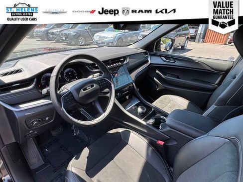 Certified 2025 Jeep Grand Cherokee Altitude AWD/4WD image 14
