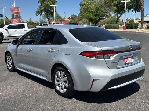 Used 2022 Toyota Corolla LE FWD image 6