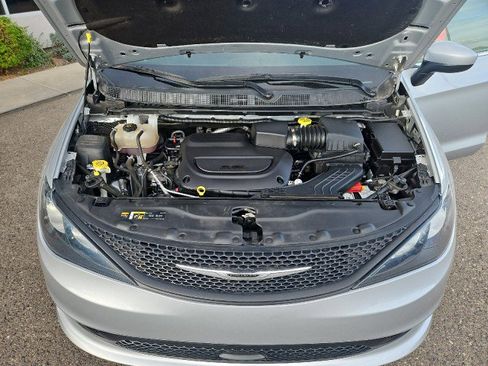 Used 2023 Chrysler Voyager LX image 26