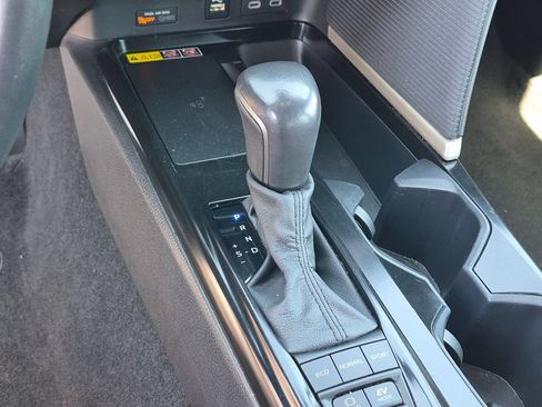 Used 2025 Toyota Camry SE FWD image 24