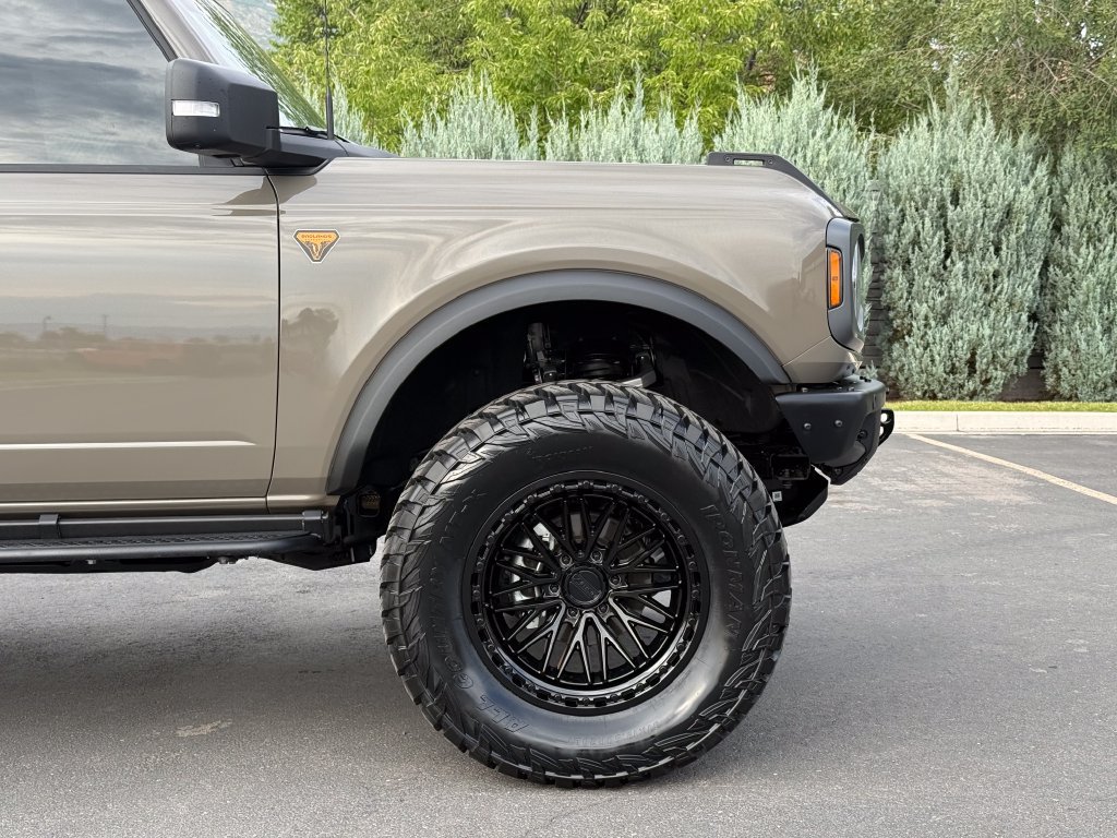 Used 2025 Ford Bronco Badlands AWD/4WD image 6
