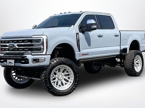 Used 2024 Ford F250 Platinum image 3