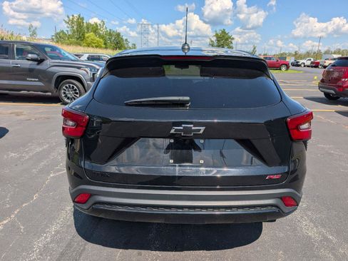 Used 2024 Chevrolet Trax RS w/ Driver Confidence Package FWD image 6
