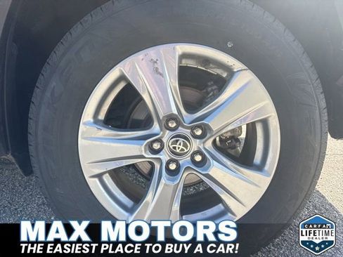 Used 2023 Toyota RAV4 XLE AWD/4WD image 12