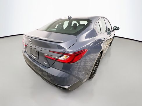 Used 2025 Toyota Camry SE w/ Multimedia Upgrade Package image 4