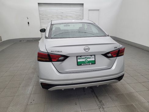 Used 2024 Nissan Altima 2.5 SV FWD image 6