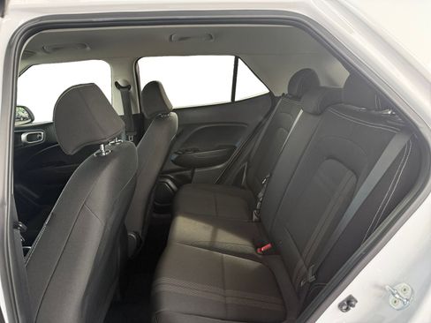 Used 2020 Hyundai Venue SEL image 11