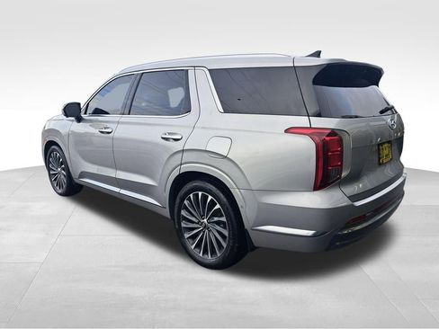 Used 2023 Hyundai Palisade Calligraphy w/ Cargo Package AWD/4WD image 3